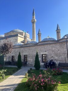 mevlana-rumi-tomb-konya-roses